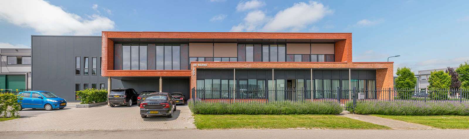 Dak- en gevelbeplating 1 dak en gevelbeplating header